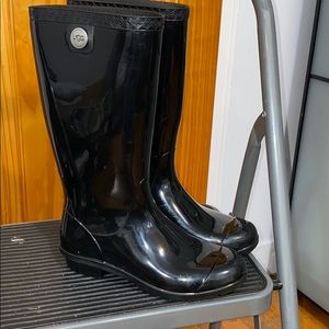 UGG RAIN BOOTS